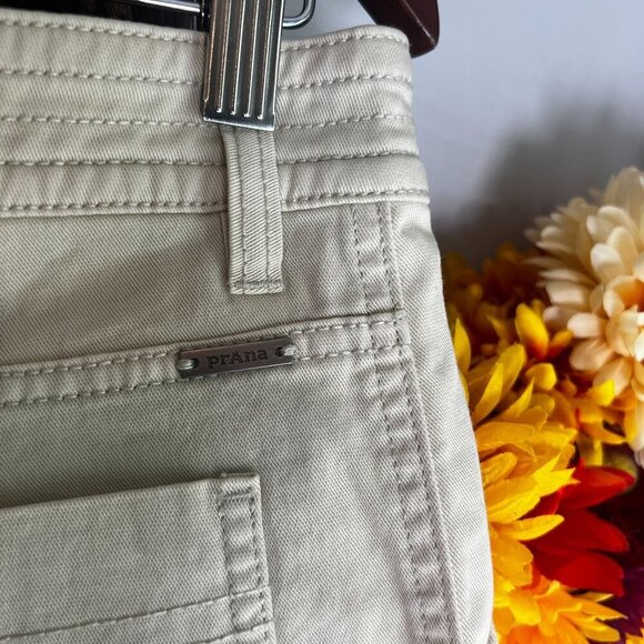 prAna Womens Sancho Mid Rise Short Sz 10 in Chalk Raw Hems Vintage Vibes - Picture 4 of 8